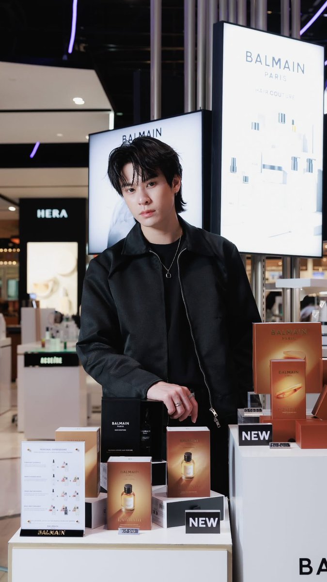 PhotomGraph's tweet photo. haircouture_th
#JackieJackrin  at the new Balmain Paris Hair Couture Pop-Up Store at Central Ladprao.

https://t.co/7itnRYdMZy

#balmainhairthailand #backstagesecrets #luxuryhaircare #centralladprao https://t.co/GUpoFJ9F6u