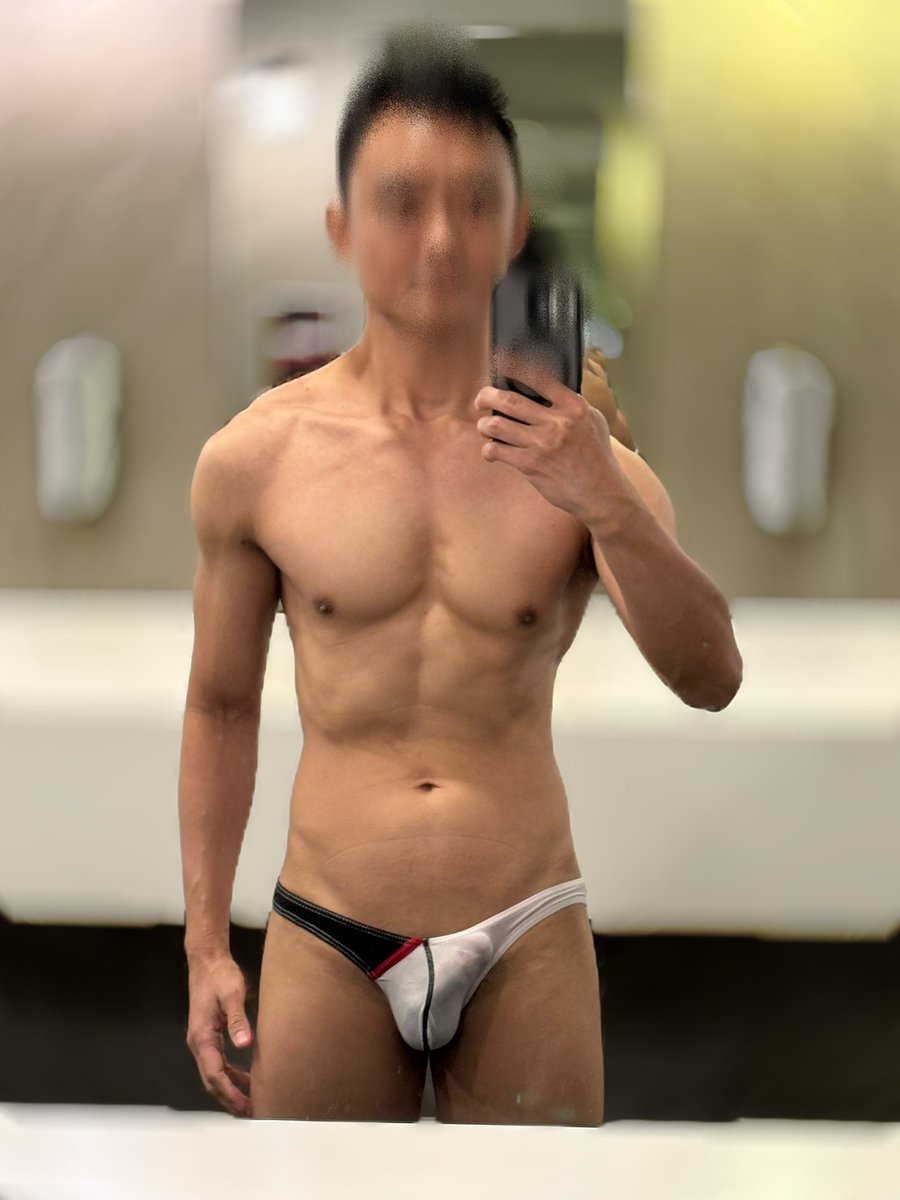 jinnertself's tweet photo. 有人在看我自拍 https://t.co/BMenqBbG2Z