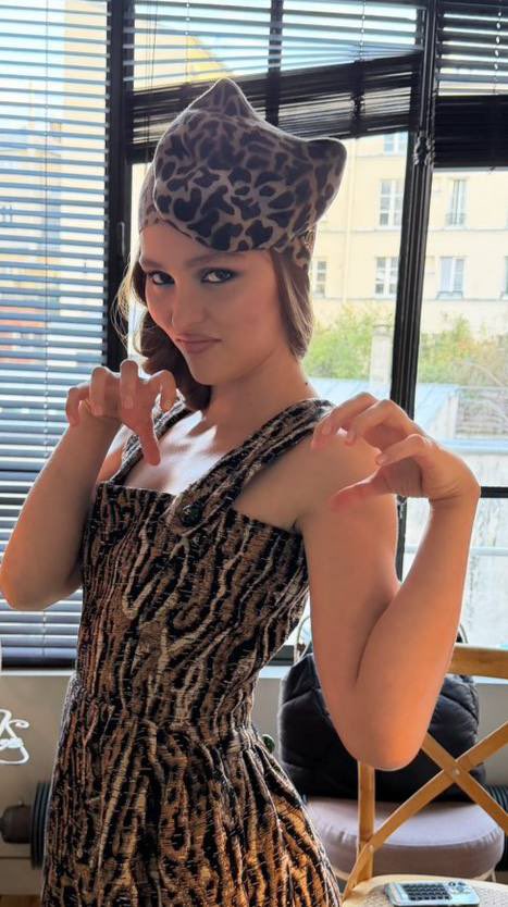 Lily-Rose Depp Club tweet media