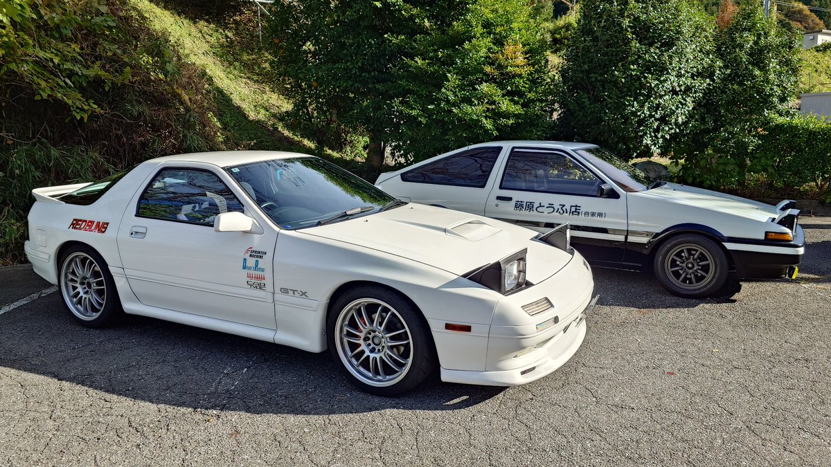 FC3S_13B_GTX's tweet photo. #これを見た人は2ショットを貼れ
#FC3S

フォロワーさんの愛車と並べさせて頂きました〜😄 https://t.co/NCEfe1q0Fn
