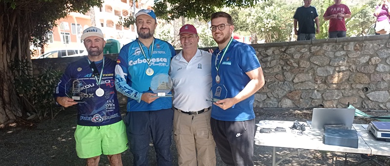 FAPescaDeport's tweet photo. [CLASIFICACIÓN]🗒
Jesús Morales González finalizó en la primera posición del Campeonato Provincial de Pesca desde Kayak de Granada gracias a sus 11.880 puntos.

https://t.co/GWvongterk
▫️
▫️
#FAPD #Pescadeportiva #PescaAndalucía @DeporteAND https://t.co/TiGq6W4qIy