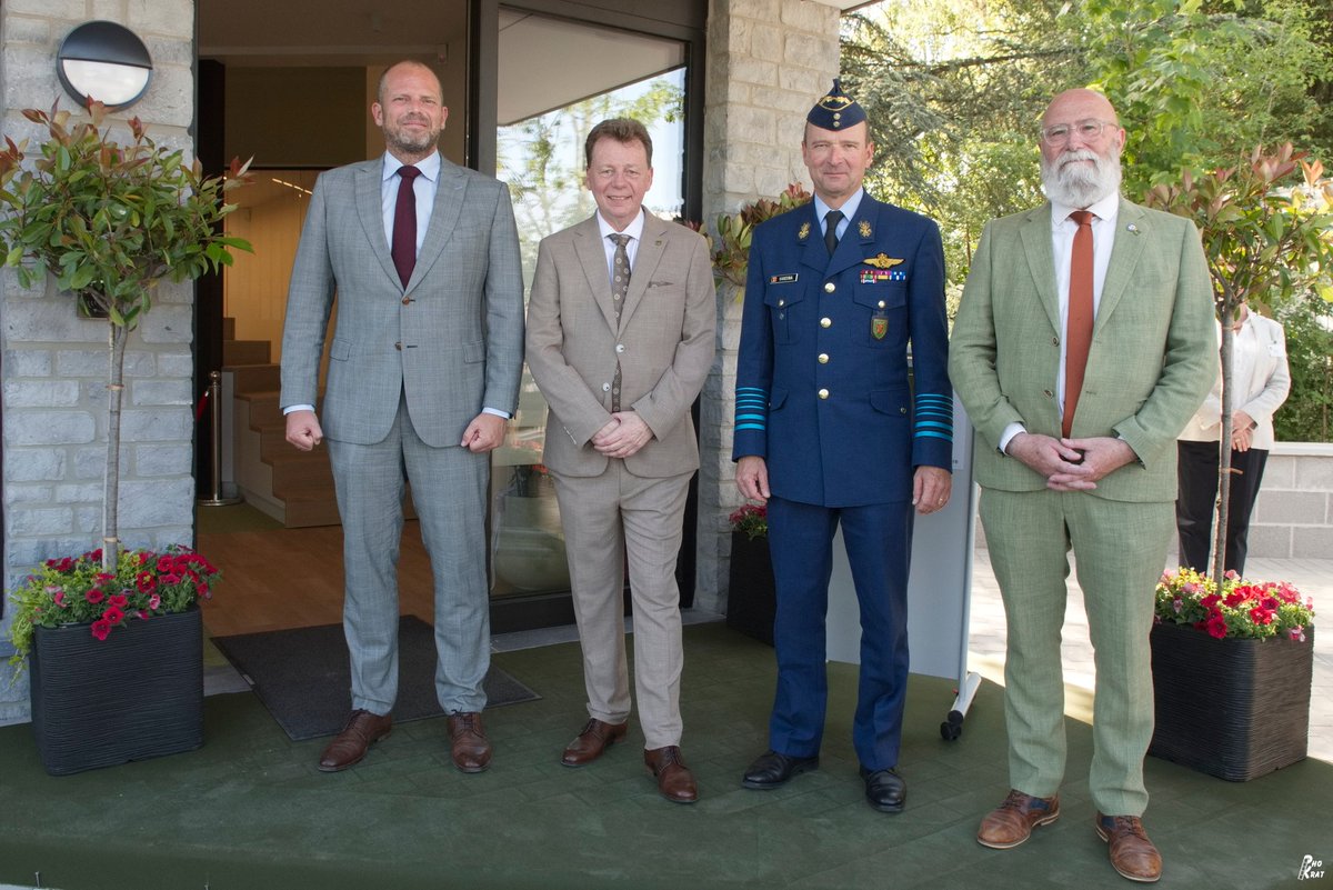 ACMP_CGPM's tweet photo. 🇧🇪 Een nieuw hoofdstuk voor ACMP-CGPM: het bijkantoor te Marche-en-Famenne! 🪖 

Een bijzonder en memorabel moment voor onze militaire vakbond, in aanwezigheid van talrijke geëerde gasten en partners. 

#demilitairevakbond #defensie #acmp https://t.co/TwdKlexQhc