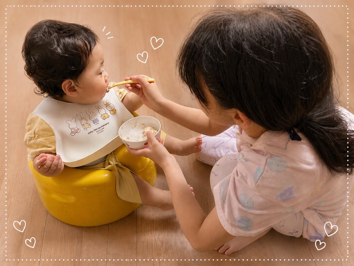 five_stars_mom's tweet photo. 今夜はパパがお仕事で不在。
ワンオペだとどうしても人手が足りないので、今日は上の子たちにもたくさん手伝ってもらいました����

離乳食担当は長女、夕飯準備のお手伝いは次女と長男、お膳拭きは三女。

普段は「早くして〜！😂」と怒ってばかりな気もするけれど、大変なときはちゃんと戦力として動いてくれる。
そんな姿に、みんなの成長を感じてじーんとした夜でした🌸