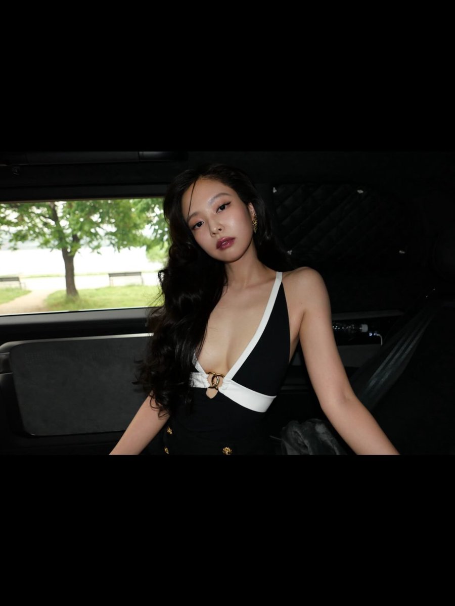 DC 제니 갤러리 tweet media