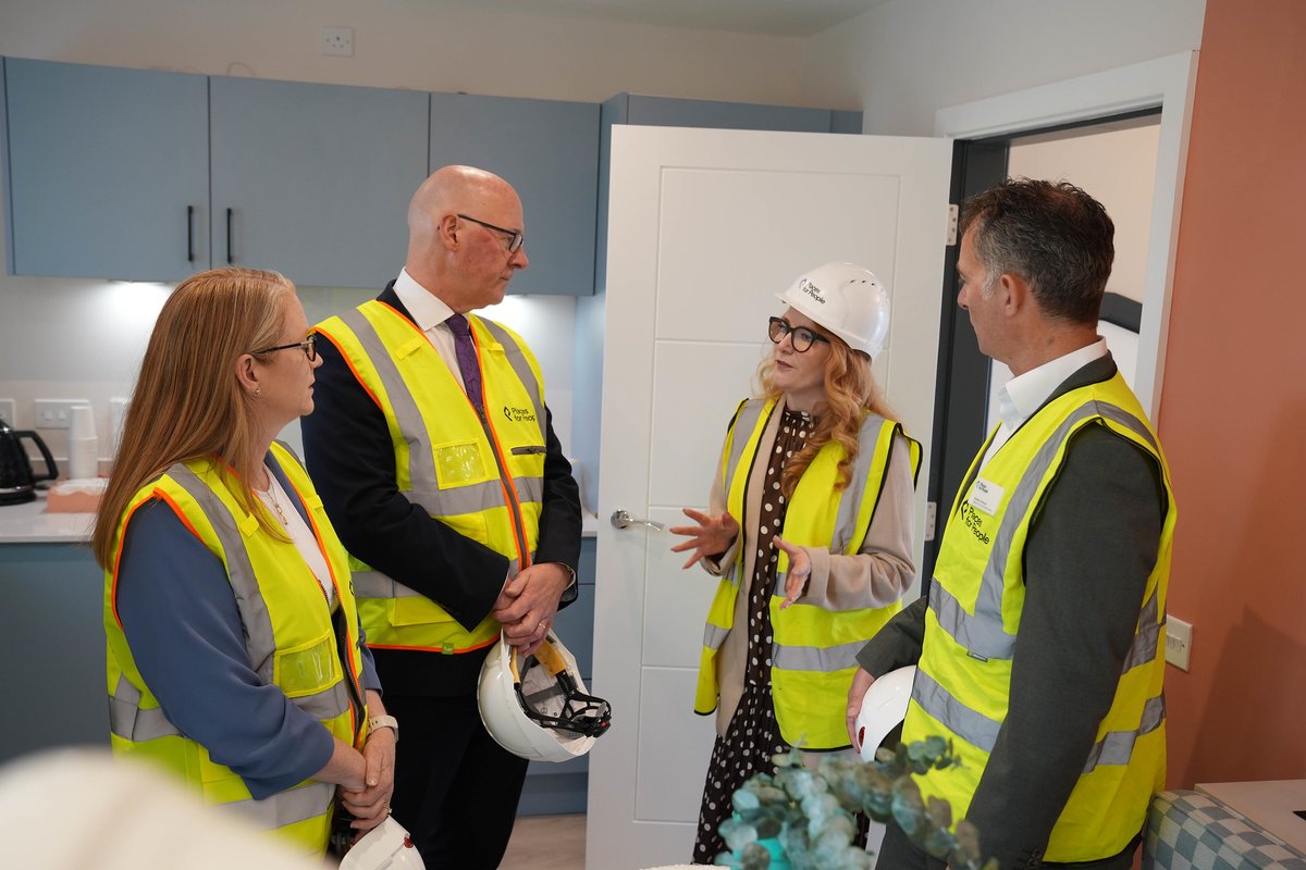ScotGovFM's tweet photo. We promised to support first time buyers and we will deliver.
 
First Minister @JohnSwinney and Social Justice and Housing Secretary @S_A_Somerville visited a housing development in East Lothian, where they saw progress underway to increase housing supply. https://t.co/SjDhPlvQSa