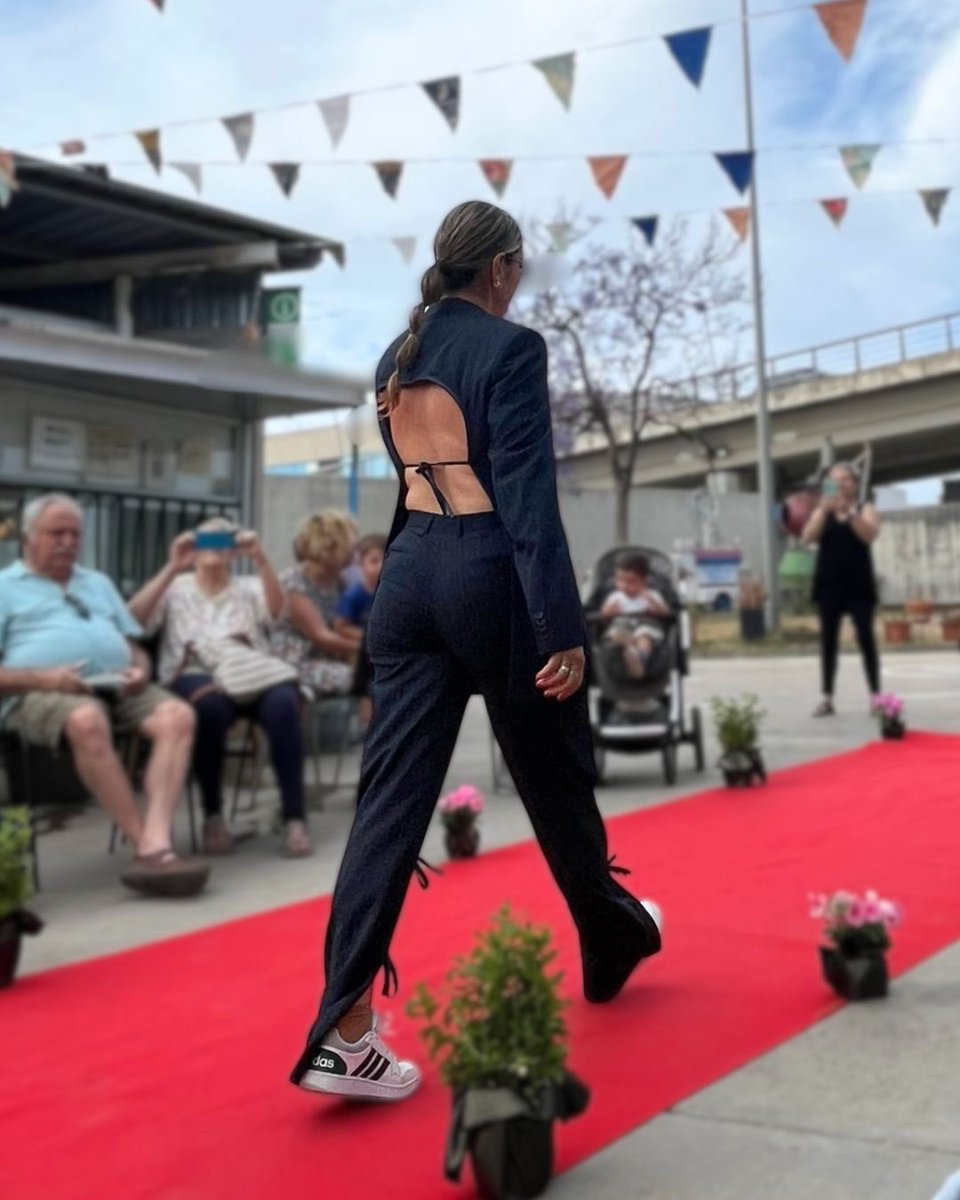 Solidanca's tweet photo. ✨ La moda també pot ser canvi
Aquest 5 de juny, Dia del Medi Ambient, tornem amb la desfilada anual pel Dia del Media Ambient a la Deixalleria de Viladecans on cada peça explica una història de segones oportunitats, creativitat i consum conscient. https://t.co/jKdBRi2ZE4
