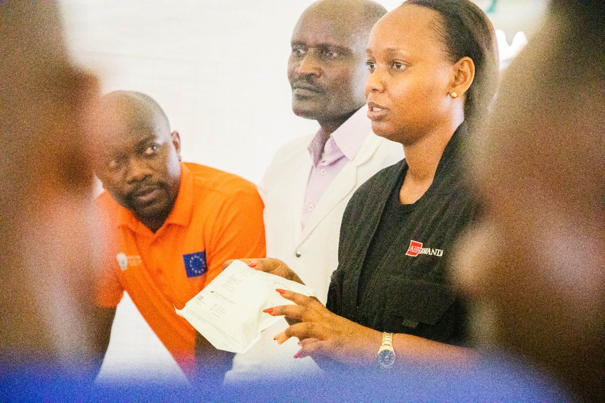 RwandaGender's tweet photo. Mu gushishikariza abatuye @NyagatareDistr kubaka Umuryango Ushoboye kandi Utekanye yahujwe na #RBAHafiyawe aho @Radiorwanda_RBA yimuriye ibiganiro mu Murenge wa Rukomo, abaturage bahawe serivisi zirimo iz'irangamimerere, gupimwa indwara zitandura, iza Isange One Stop Centre... https://t.co/wZ4SjpKtsE