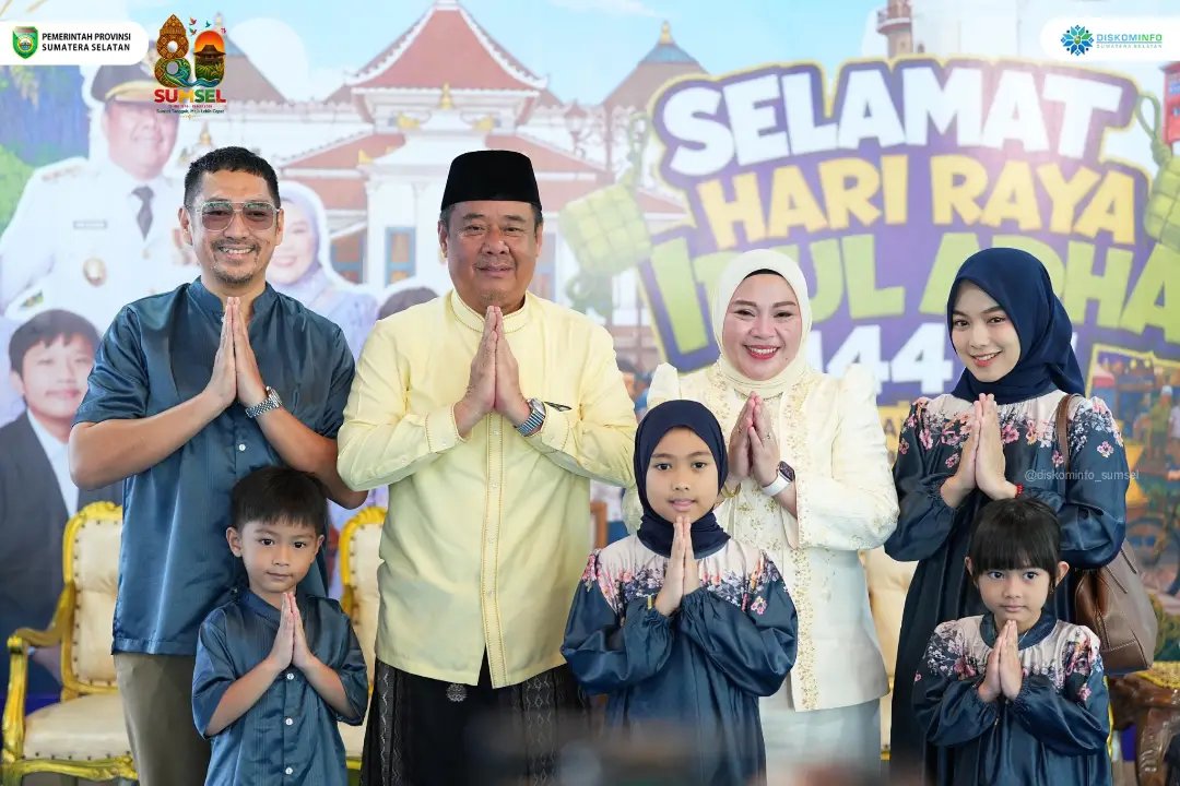 DISKOMINFOSS's tweet photo. Wagub Sumsel Cik Ujang Gelar Open House Idul adha 1447 H.

#GubernurSumsel
#WakilGubernurSumsel
#HermanDeru
#CikUjang 
#DiskominfoSumsel
#PemprovSumsel https://t.co/jtwZRdE034