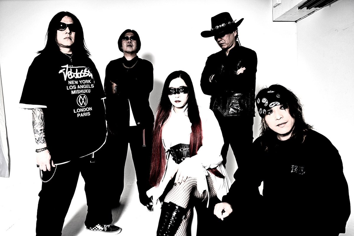 UTx_Angers's tweet photo. 予約特典が発表されました‼️
特典音源もそのままライブアルバムとして発売できるくらいのクオリティになってます✨

予約期間も残り少なくなってきてますので、是非予約して、特典もゲットして頂ければ嬉しいです。

発売をお楽しみに！

#ANGERS
#du予約 https://t.co/oz825YlPsJ
