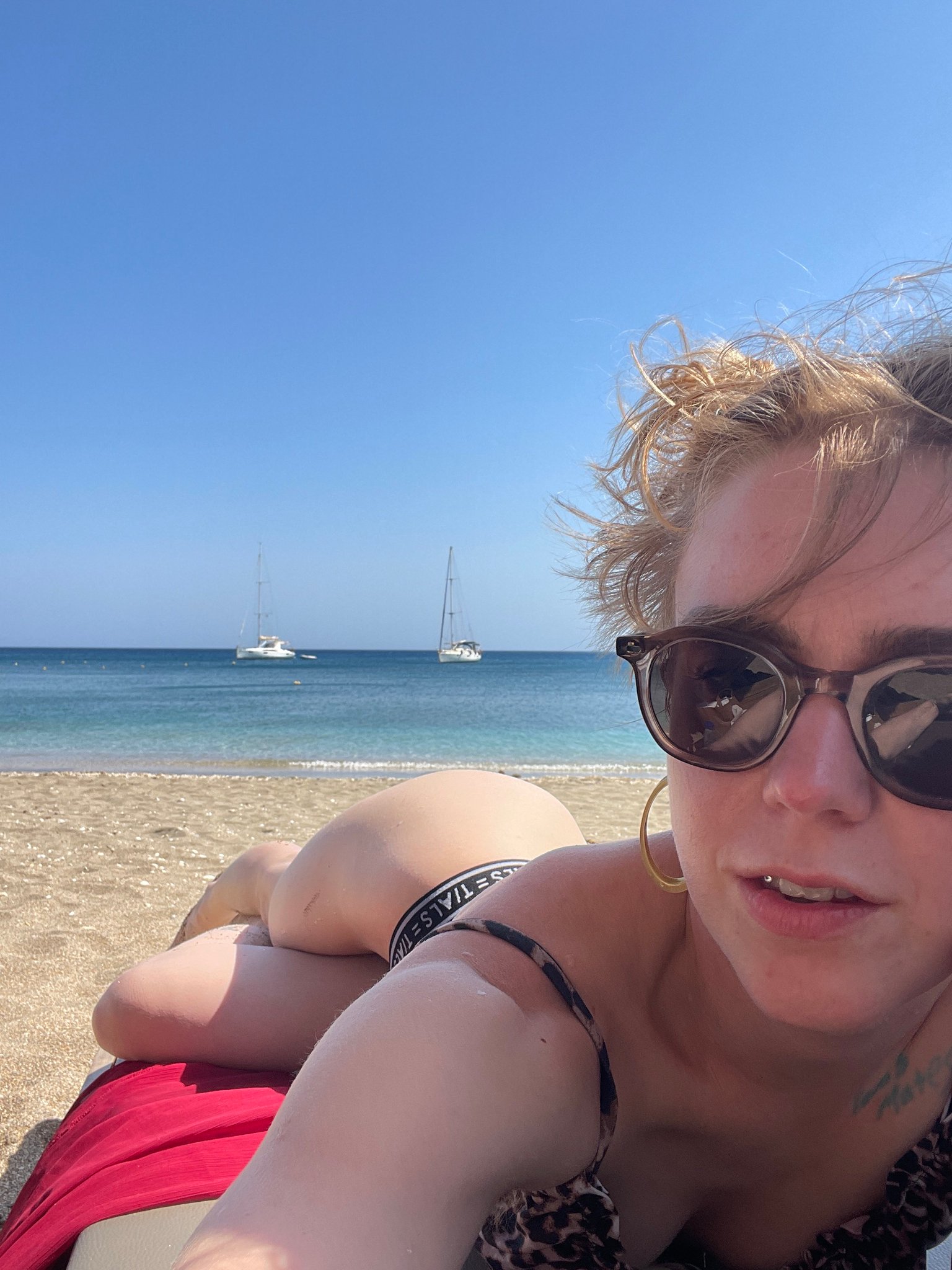 teasing the boats https://t.co/cgdlipw2we
