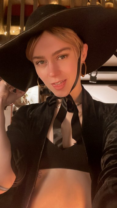 Mɪgiː 🔥 Https://migi.Vision - witchy https://t.co/03CLkWjdEE