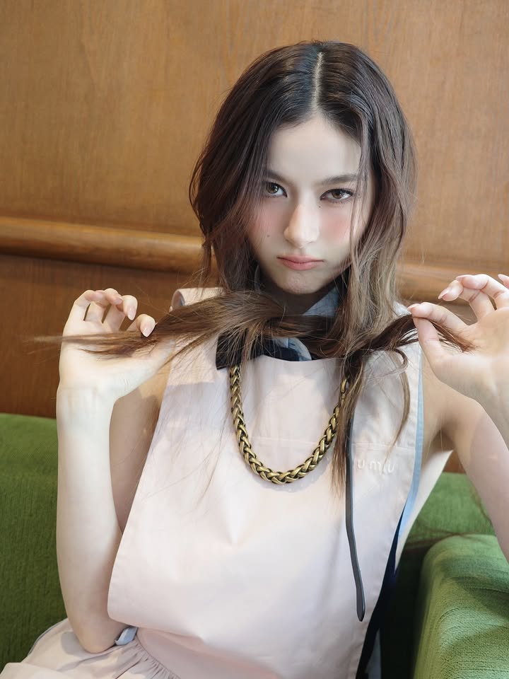primiitrend's tweet photo. ɪɢ: ʏᴏᴋᴋʏʏ𝟦𝟫 ᴜᴘᴅᴀᴛᴇ 

Make up look 💞🤘🏻🍭 

#primiily #PrimxMiuMiu 
#MiuMiuWander #MiuMiu https://t.co/T7GjYMTLA0