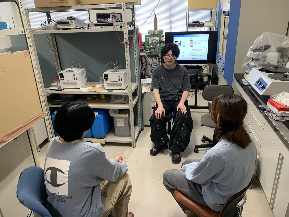 ohtsulab's tweet photo. 先々週、先週の2週間にわたり3年生セミナーがありました！
研究室でやっている作業を簡単に体験してもらいました。
金属や生体材料に興味を持っている学生が多く、嬉しかったです！ https://t.co/bSdb3Ev2mw