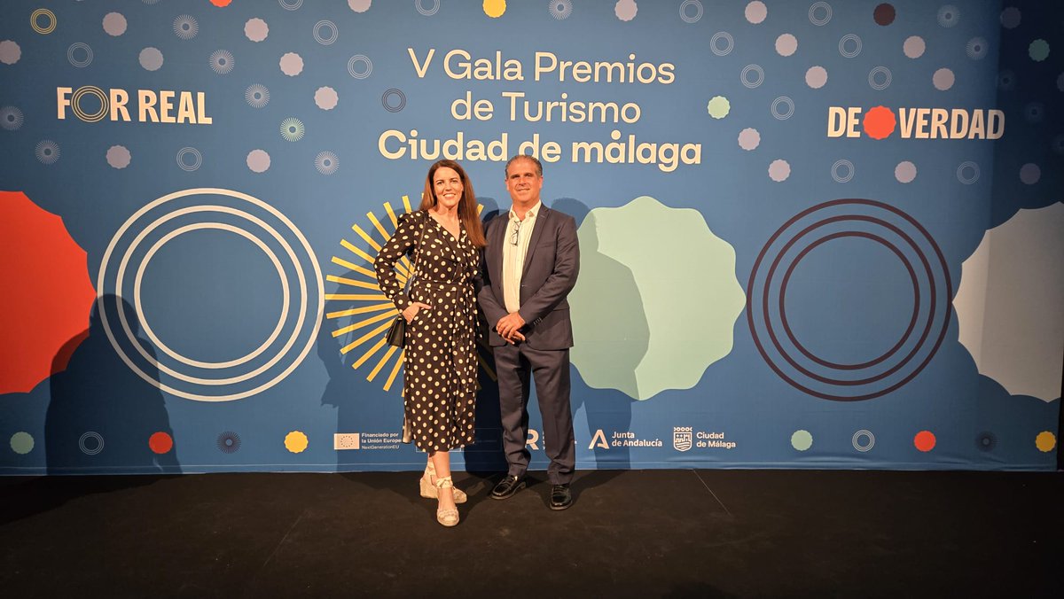 FlatsSl's tweet photo. 🏆 Esta semana, Del Parque Flats ha estado presente en la Gala de Entrega de los Premios de Turismo de Málaga, una cita que reconoce el trabajo de entidades y profesionales que impulsan el desarrollo turístico de nuestra ciudad. https://t.co/dacTwYthbP