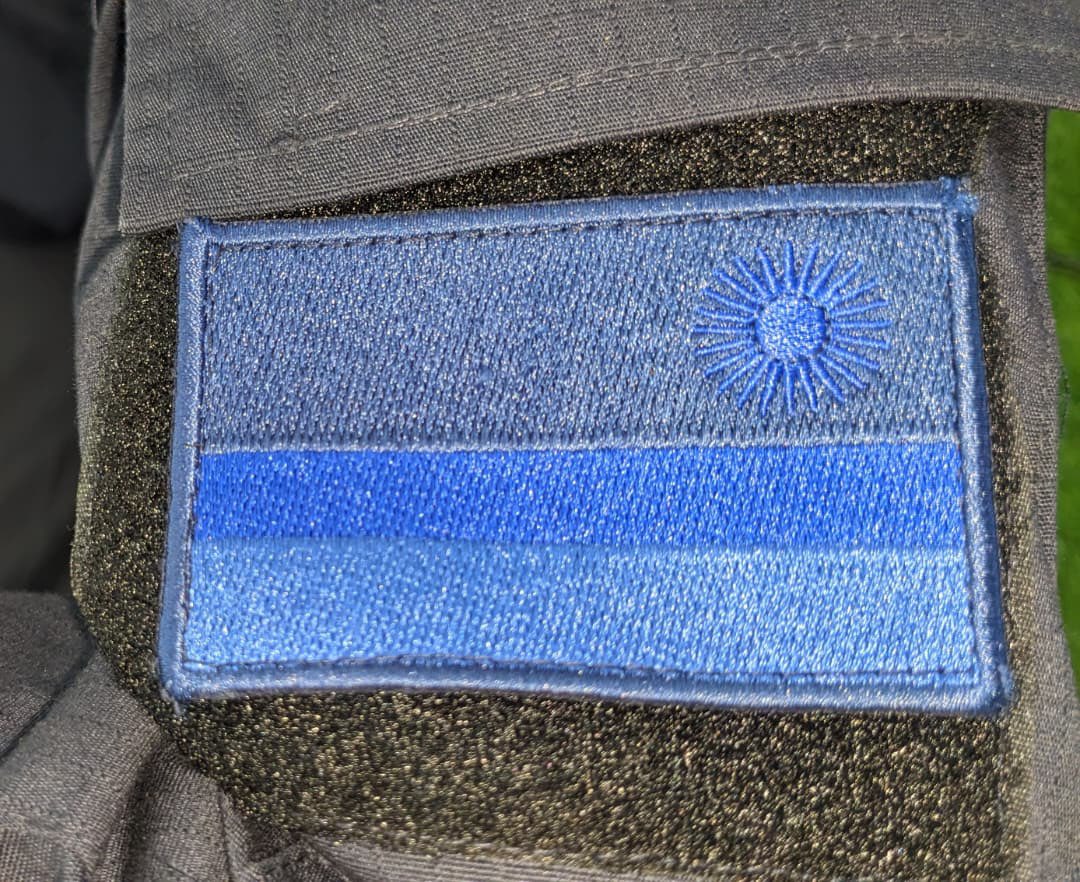 IGIHE's tweet photo. Polisi y'Igihugu yakoze impinduka ku mpuzankano z'Abapolisi aho ibendera ry'igihugu ryabaga ku myenda y'akazi rizaba ryijimye, mu gihe ku myambaro y'ibirori rizakomeza kuba irisanzwe.

Ni impinduka zatangiye gukurikizwa kuri uyu wa 27 Gicurasi 2026. https://t.co/t1dYgaT4GC