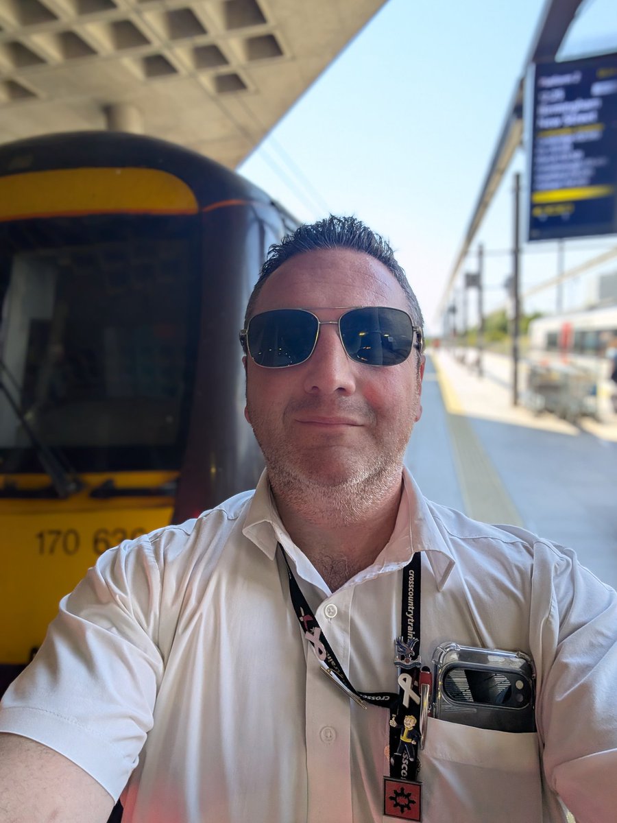 Briareos35's tweet photo. Can't wait to finish work and get home to watch the mighty Palace tonight! I wish I could be in Leipzig for it and soak up the atmosphere! Might leave my train at Stansted and get on a flight to Germany! Come on you Eagles #cpfc https://t.co/ndUnWRCzMA