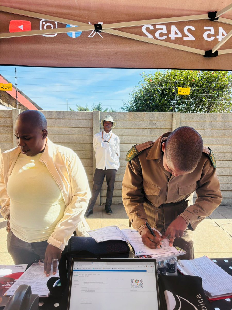 unionofchoice's tweet photo. PSA Provincial Organiser, Sbusiso Ndzala &amp; Shop Steward, Angel Mudau, convened a members' meeting at Devon Correctional Centre - providing member services and recruiting new members.

Join the Union of Choice.

Contact: Sbusiso Ndzala on +27 82 880 8964.

#PSA
#VivaPSA #JoinPSA https://t.co/kQ6YxrrfkJ