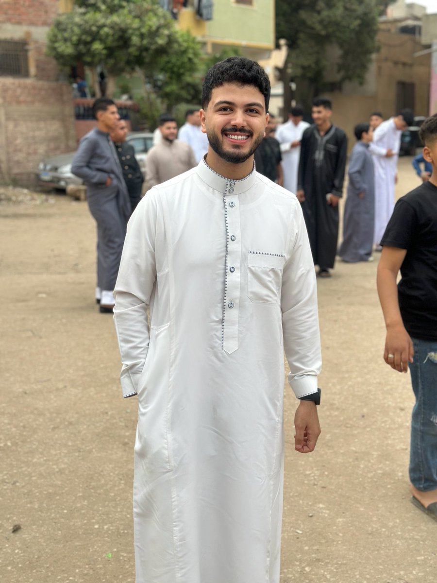 halimoooooo77's tweet photo. Eid Mubarak 🤍 https://t.co/Mm45dTSuv4