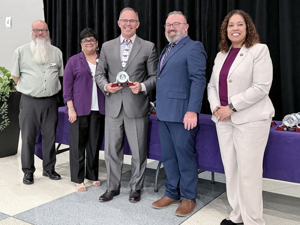 WayneTwpSuper's tweet photo. I was recently reminded how fortunate IN is to have strong leaders in our public schools. It was an honor to attend the @WayneTwpSchools retirement dinner and celebrate 1,000 years of service, especially seeing my successor, @SheSuggs, leading with grace and vision.  #LeadIAPSS https://t.co/SIoan4ecr6