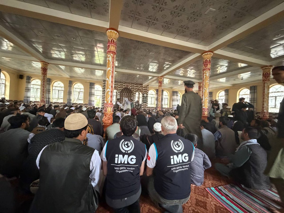 img_turkiye's tweet photo. Bayram namazında kardeşlerimizle beraber saf tuttuk, birlikte bayramlaştık.

📍Afganistan

#İMGTürkiye https://t.co/4Trjcjt9bw
