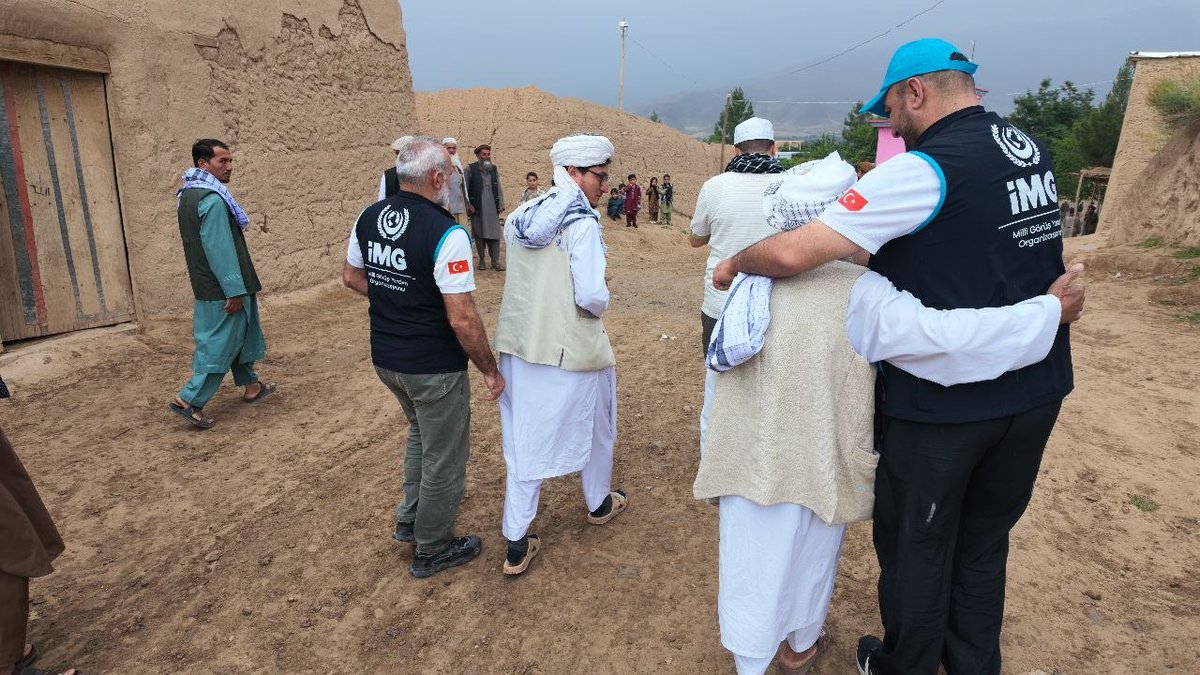 img_turkiye's tweet photo. Bayram namazında kardeşlerimizle beraber saf tuttuk, birlikte bayramlaştık.

📍Afganistan

#İMGTürkiye https://t.co/4Trjcjt9bw