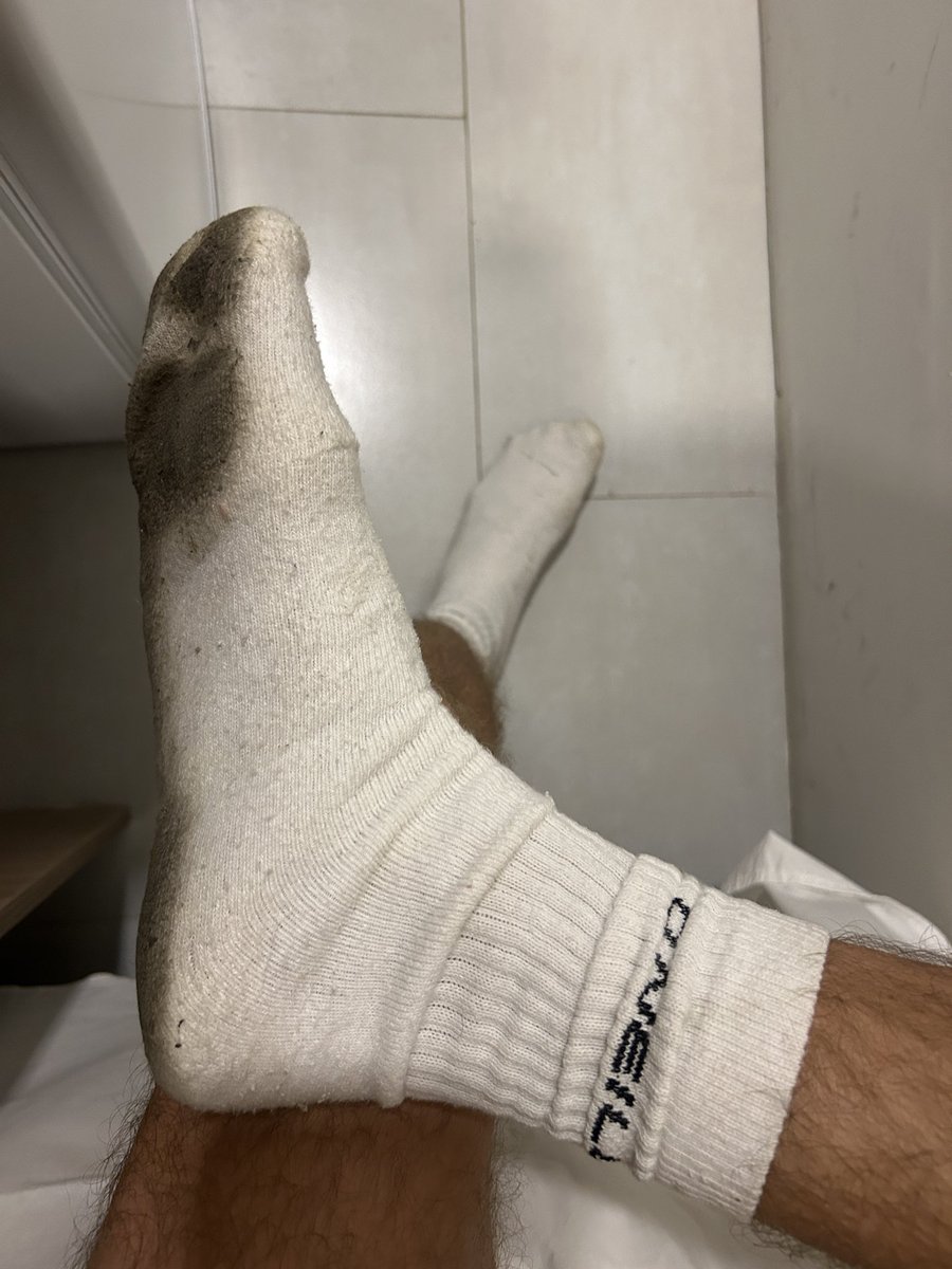 WorldWhiteSocks's tweet photo. My socks are still looking alright considering I’ve been all around the city in them. 😀 https://t.co/n0IYhHdGuP
