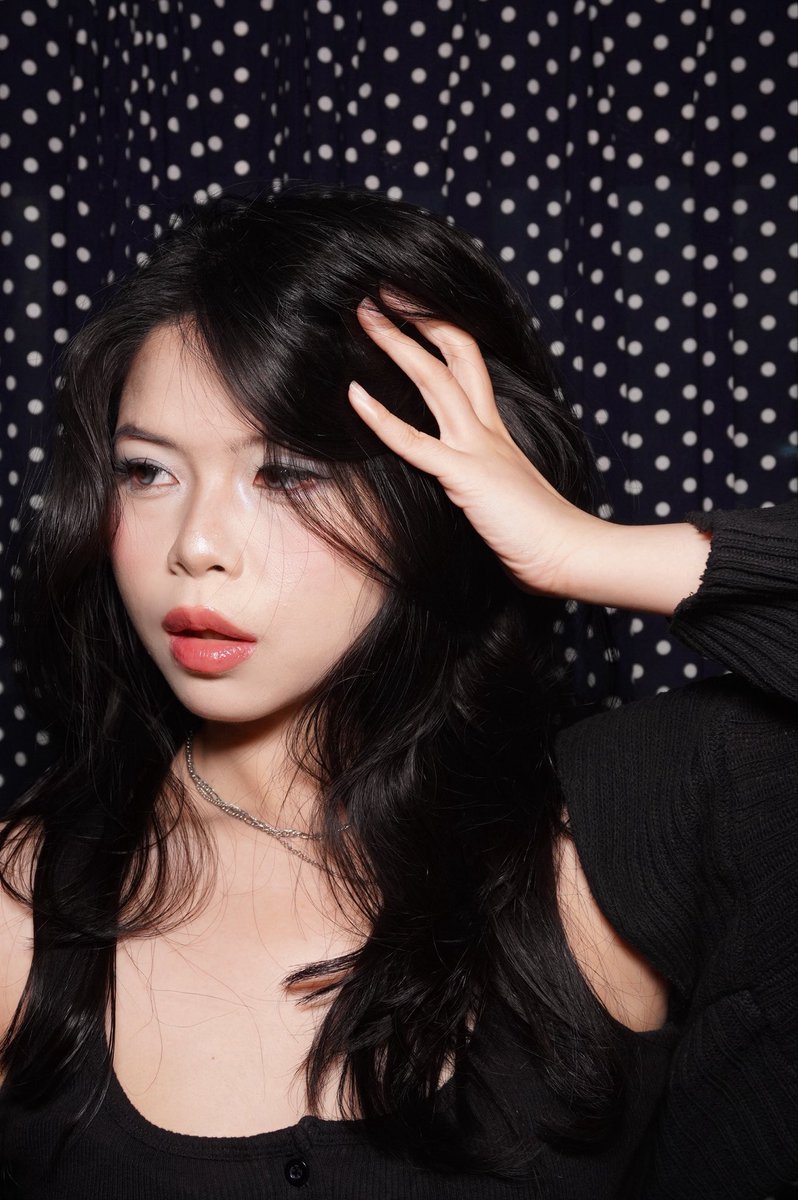 hana tweet media
