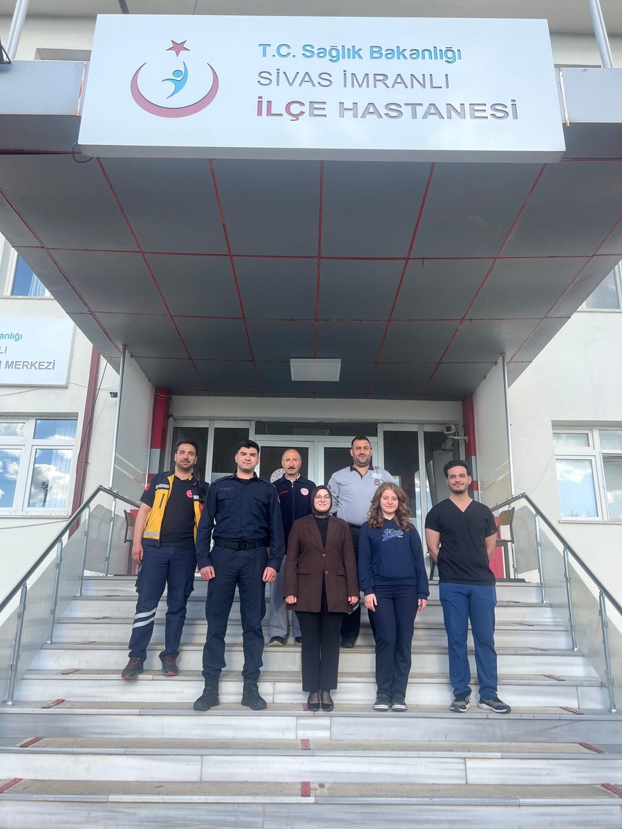 TC_imranli's tweet photo. Kaymakamımız Sayın Fatma BAYALAN, Kurban Bayramı dolayısıyla ilçe genelinde bir dizi ziyarette bulundu.

Bu kapsamda;Kızıldağ Karayolları Bakım Evi ve İlçe Hastanesini ziyaret eden Kaymakamımız, görev başındaki personelle bir araya gelerek bayramlarını kutladı. https://t.co/zkRuXHc4gd
