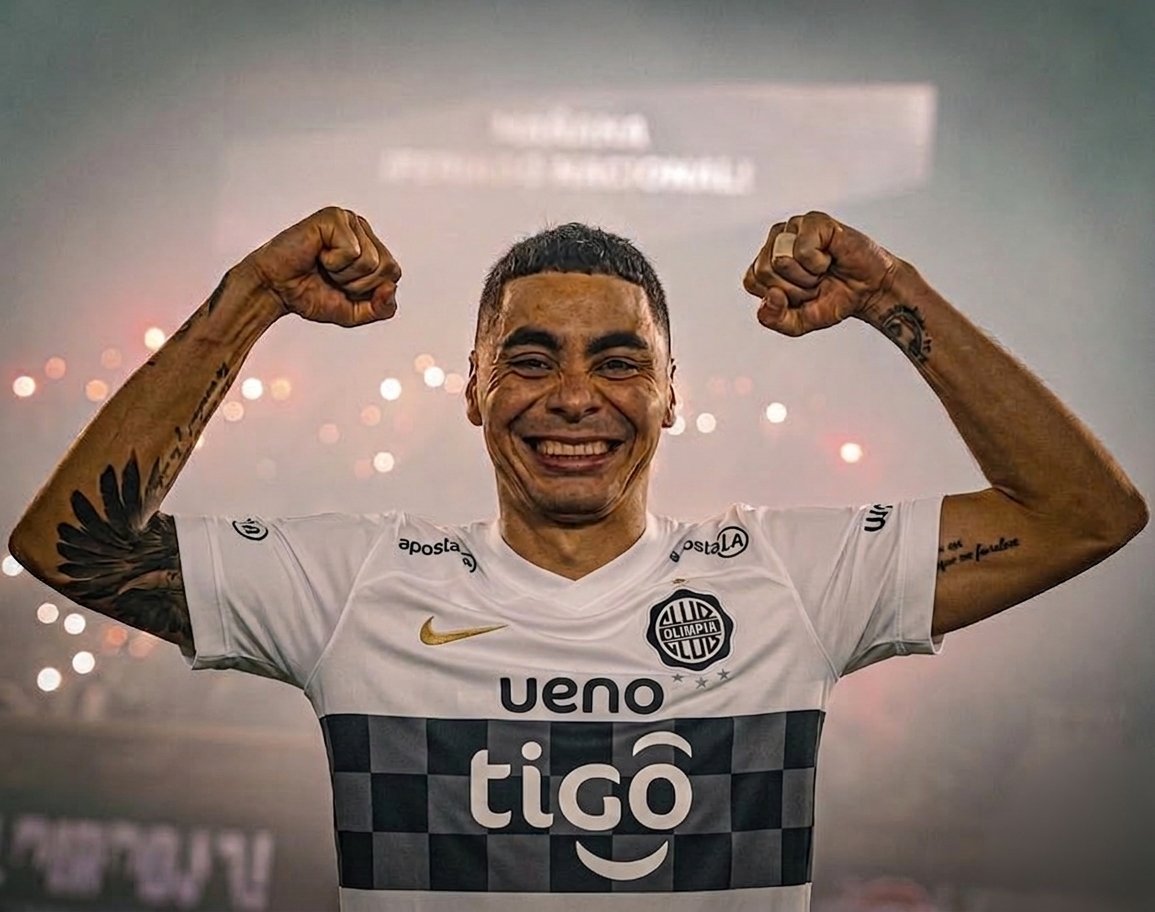 Ramirezfutpy's tweet photo. 😱 BOMBAZO DE RAMIREZ ARANDA 💣

MIGUEL ALMIRÓN SE NIEGA A JUGAR EN CERRO 🌪❌️

🇵🇾 Al mediocampista albirrojo le preguntaron si desea volver a #CerroPorteño y respondió con un rotundo NO.

👑 En ningún momento descartó su llegada a Olimpia.

⁉️ Opiniones?

#BombazoRamirezAranda https://t.co/BbmNWd5hTk