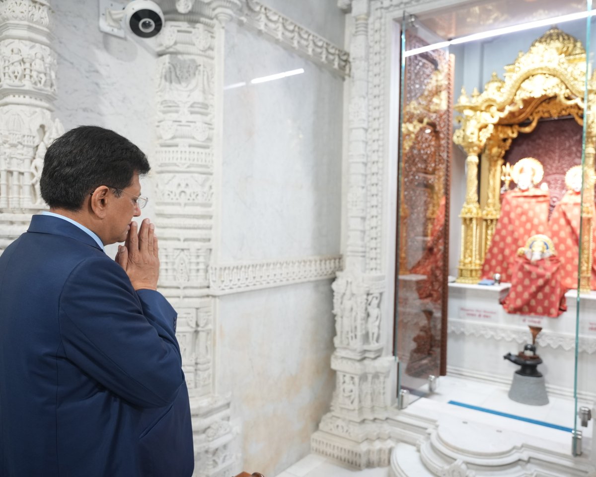 baps_toronto's tweet photo. Honoured to welcome Shri @PiyushGoyal, Shri Dinesh Patnaik, and Shri Mahaveer Singhvi at @baps_toronto Mandir to pay their respects.

 @CanadianPM @HCI_Ottawa @IndiainToronto @DoC_GoI

#BAPSToronto #BAPS #Canada #India https://t.co/7olWqQkk5T