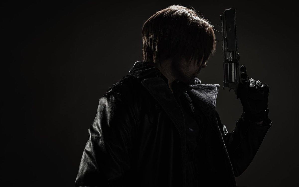 deviantviking's tweet photo. It's my birthday today @RE_Games 
Drop my new Leon photos. https://t.co/kBPO0qFzuh