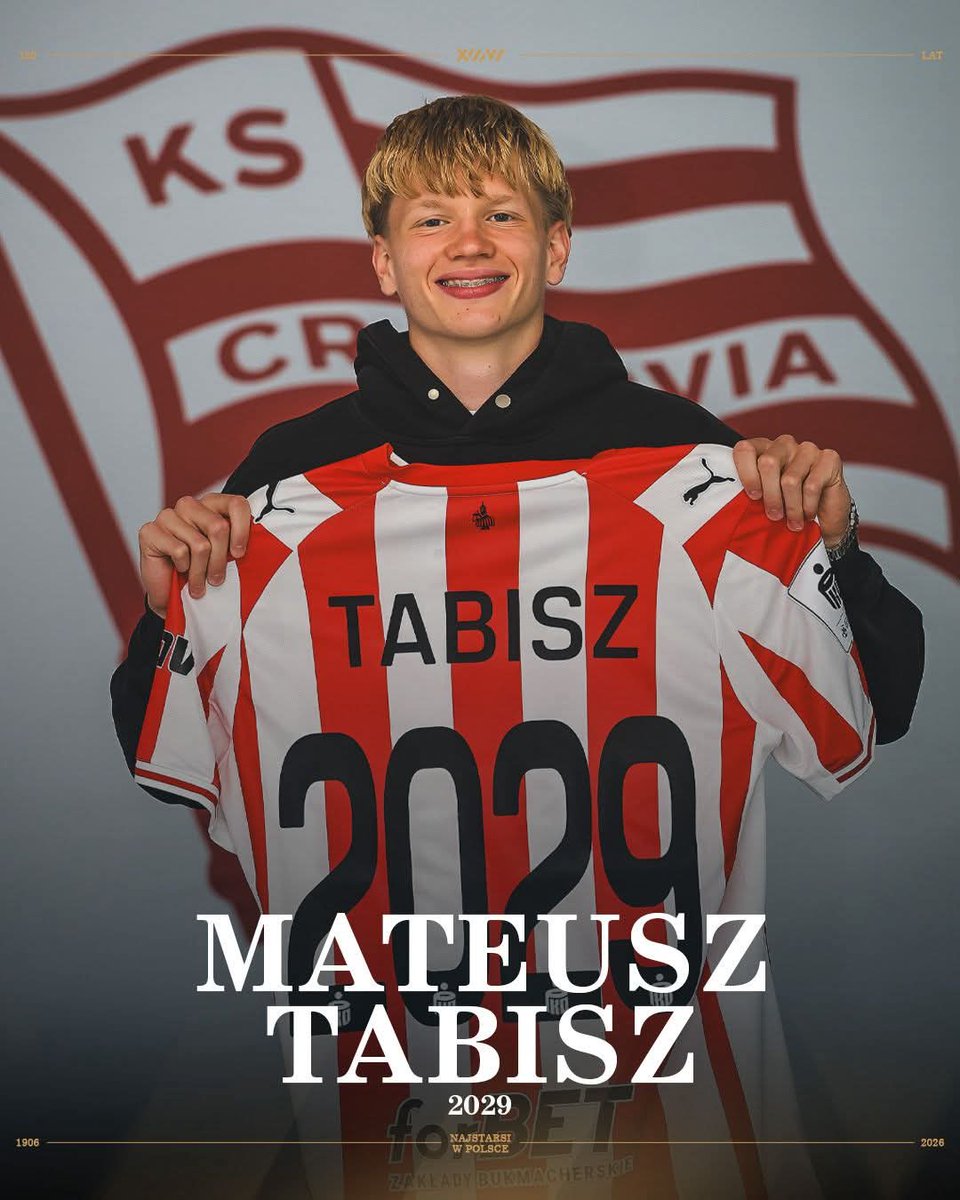 AkademiaKSC's tweet photo. Dwóch młodych zawodników na dłużej w Klubie!⚪🔴

Mateusz Tabisz oraz Wiktor Dej przedłużyli swoje kontrakty z Cracovią do 30 czerwca 2029 roku🤝

To kolejny dowód na to, że ciężka praca i rozwój w Akademii Cracovii mogą prowadzić do następnych kroków w biało-czerwonych barwach👏 https://t.co/TIn3KLgWwP