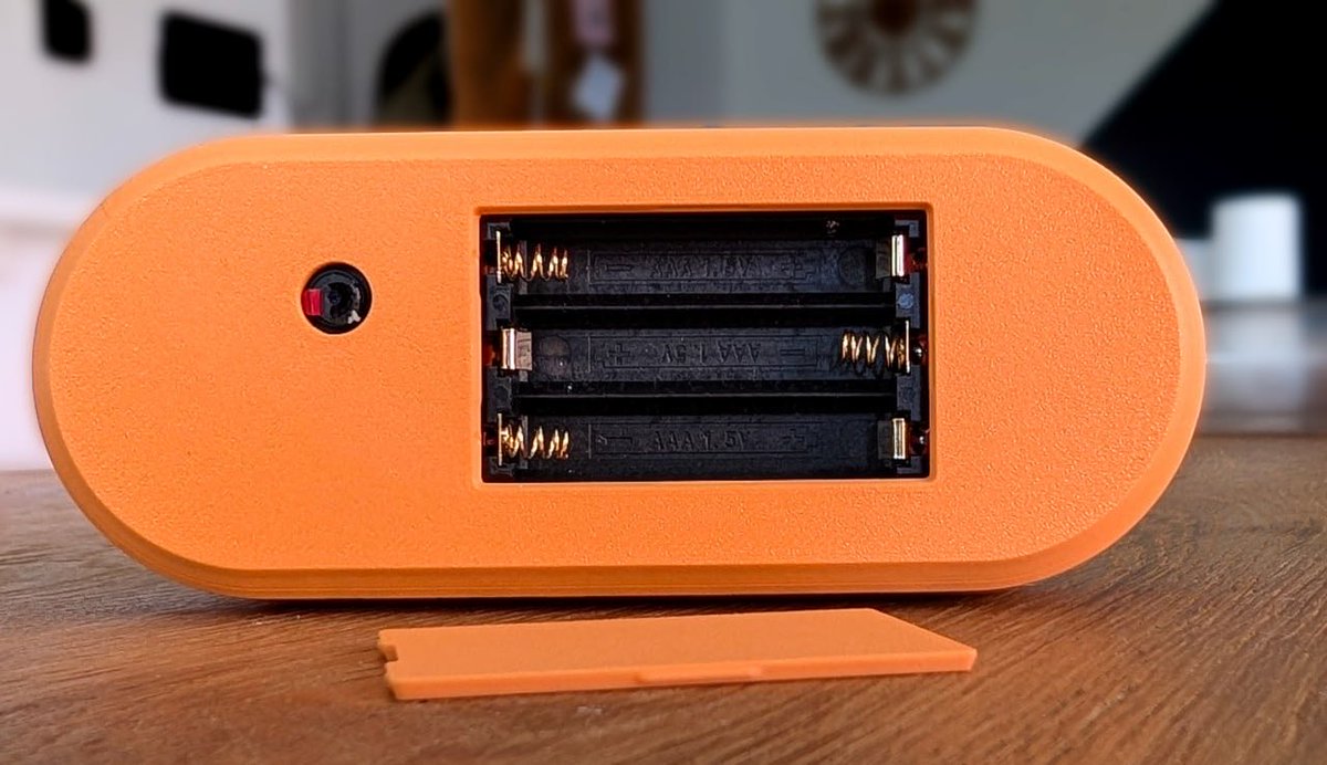 BitcoinBrabant's tweet photo. It’s finally here. After a long journey we want thank the open source community for progressing to this point. Last year we asked a Noderunner who did a lot of development work on the Seedsigner plus, if he could create a battery version of the device including smartcard. 
It ended up being one of the most amazing team efforts where @xmrstreet and @Printer_Gobrrr teamed up to create something that is ultimate for many. 🧵