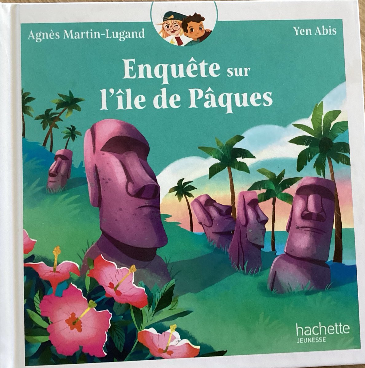 MaximeSerri's tweet photo. @adnm_live Action-réaction: suite aux propos du gen. Flynn et de votre émission il y a deux semaines. Livre intégré aux Happy meals chez Mcdo. On dirait qu’il faut vite éteindre l’incendie… https://t.co/Ljh6JY3ztB