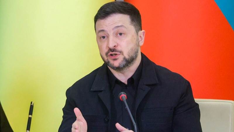 Vivien_GC's tweet photo. Zelensky told his party Ukraine should prepare for the war with Russia to last at least until November, his adviser said, while denying reports he warned of another two to three years of war.

#Ukraine #Russia #Zelensky https://t.co/JggkELz9ma