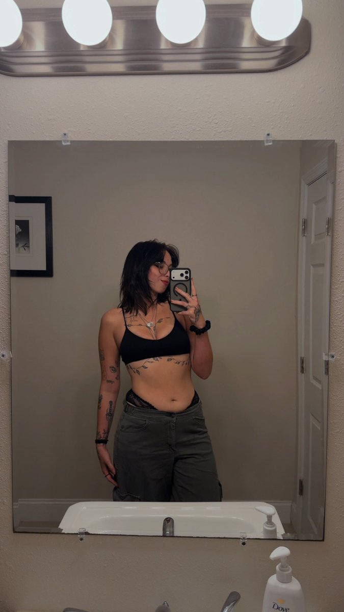 AudreyLuvless's tweet photo. Be a good boy and send something to my cashapp so I can go home and enjoy myself 😘🖤 #contentsellers #content #horny #sexy #tattoos #altgirl #goodmorning #nsfw https://t.co/8CsJJNYcep