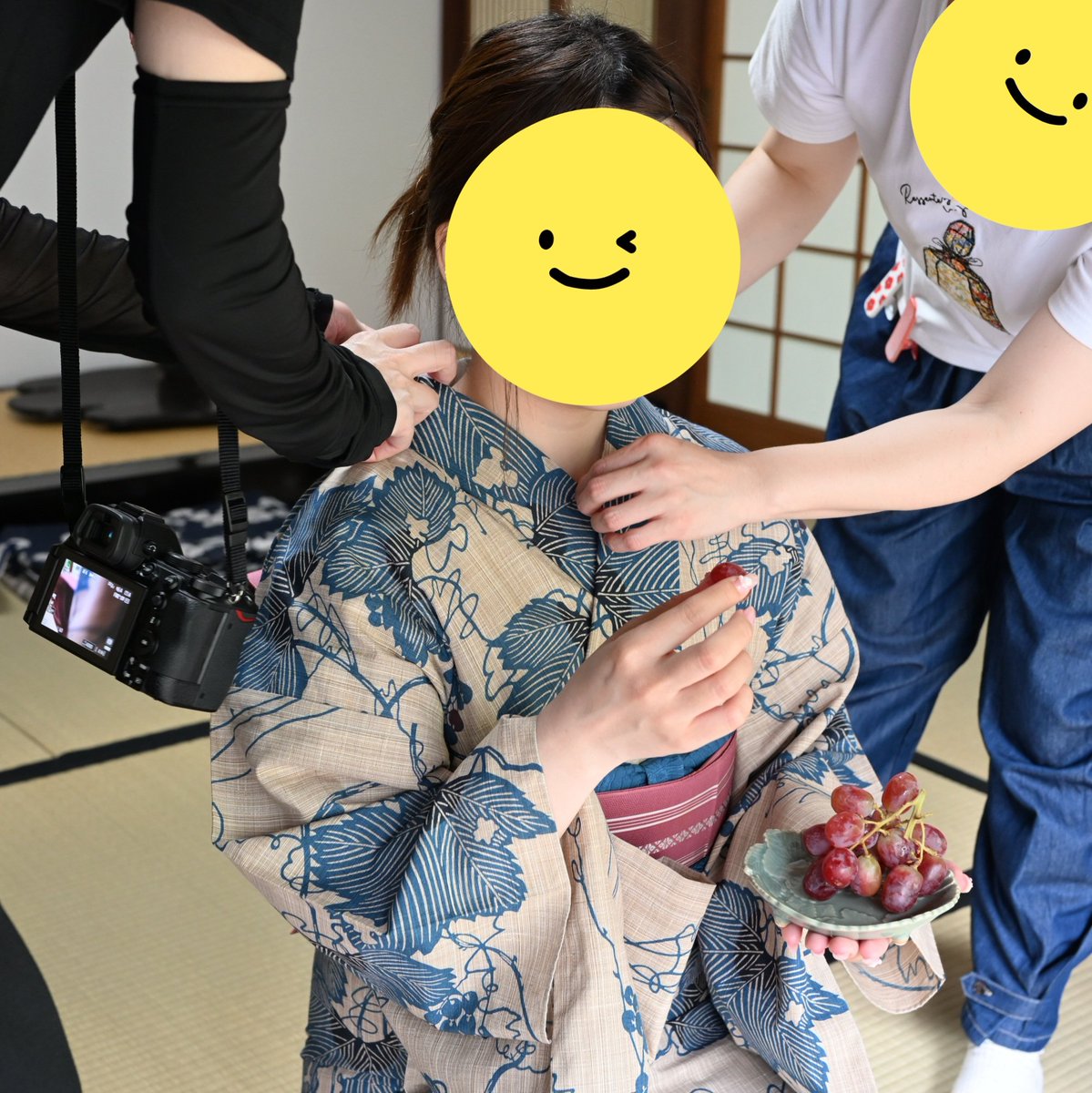 kokeshimaster's tweet photo. 今日は地元のモデルさんと着付け師さんとの撮影会。
昨日までの天気予報では、今日は1日中雨予報だったけど、妻がずっと「雨降らないで雨降らないで雨降らないで…(×100)」とお願いしていたからか、撮影中はずっとギリ雨が降らないという、奇跡的な感じで撮れ高充分だった。よかったー😃😃 https://t.co/WER9X7ww3H