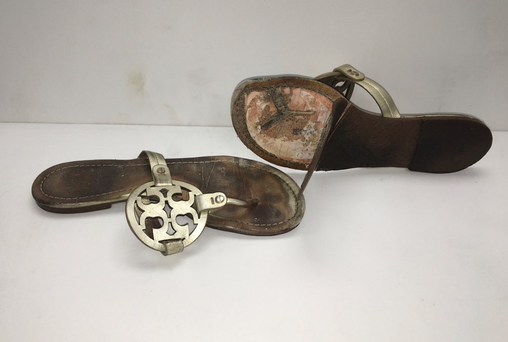 CowellsCleaners's tweet photo. Don’t toss them—restore them.
Your favorite sandals can be repaired, refreshed, and made to look like new again. More wear, less waste, and a whole lot of life left. https://t.co/Ek1B9L2bzU