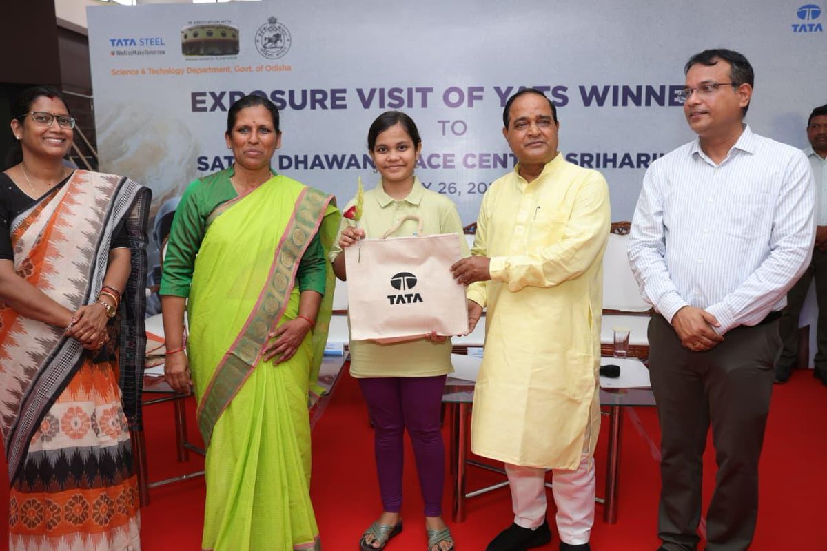 ScAndTechOdisha's tweet photo. Hon'ble Minister, Science &amp; Technology  flagged off the 19th edition of Young Astronomer Talent Search programme. 

30 selected budding astronomers were sent to an exposure visit to Satish Dhawan Space Centre (SDSC) ISRO Sriharikota on 26.05.2026.

@CMO_Odisha @IPR_Odisha https://t.co/2nIRvSO2LG