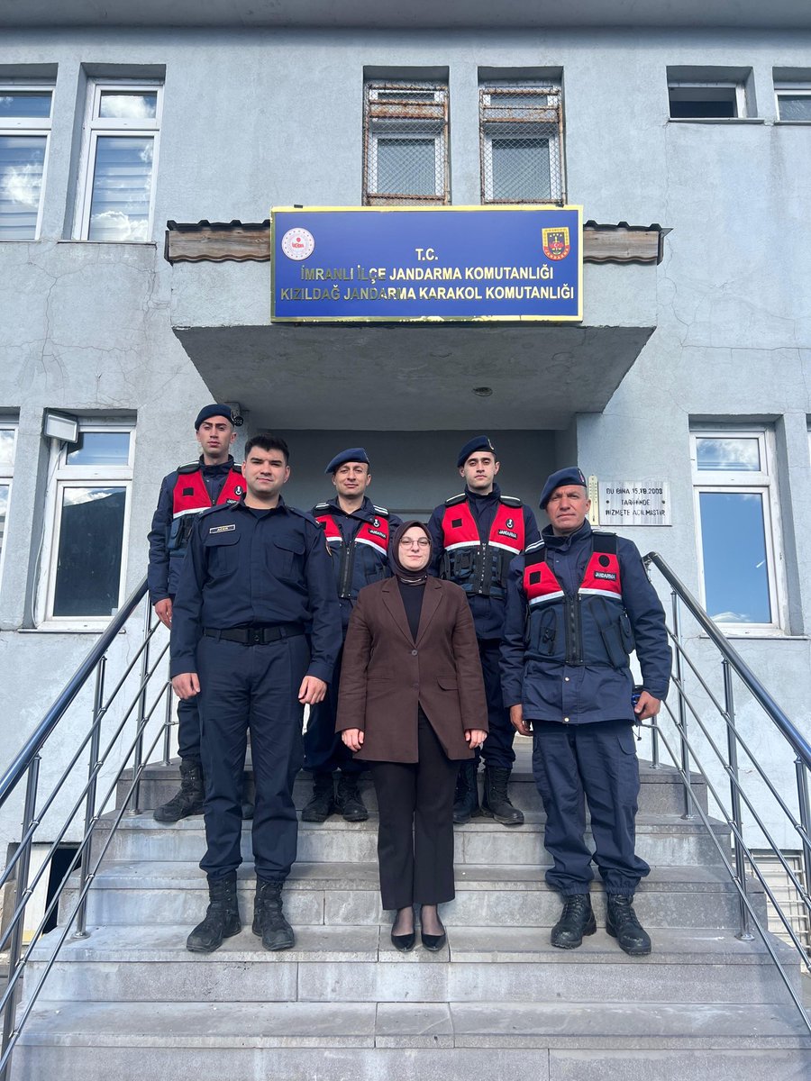 TC_imranli's tweet photo. Kaymakamımız Sayın Fatma BAYALAN, Kurban Bayramı dolayısıyla ilçe genelinde ziyarette bulundu.

Bu kapsamda; İlçe Emniyet Amirliği, İlçe Jandarma Komutanlığı, Bardaklı Karakol Komutanlığı, Kızıldağ Karakolunu ziyaret ederek, görev başındaki personelin bayramlarını kutladı. https://t.co/t9GhUPFuCH