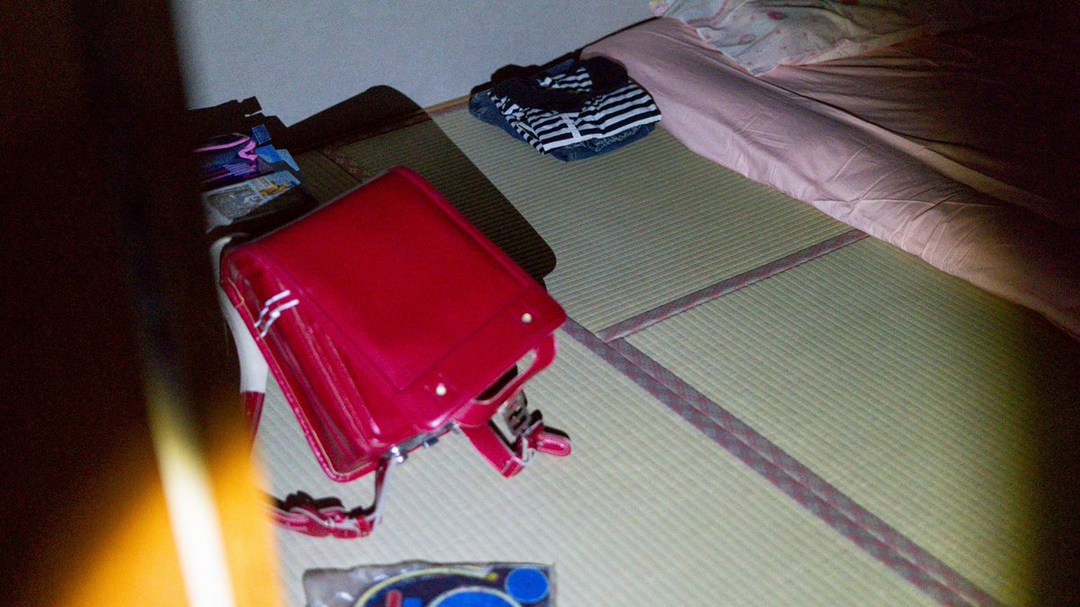 Yurei_Hotel's tweet photo. 長野県のとある高原に建つホテル「ライムライト」は、いつしか誰もいなくなっていた。宿泊客もこのホテルの持ち主であるオーナーさえも。時が止まったように静寂だけが存在している。

最近、ホテルの中からいくつもの幽霊の声が聞こえるらしい。一体このホテルでは、
誰のどんな話が聞けるのだろう。 https://t.co/MfltyBvrlV