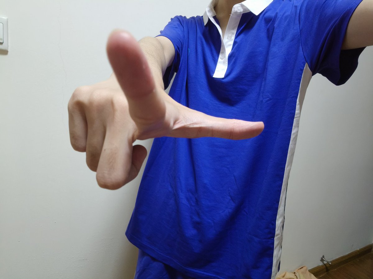 拉桿箱。 tweet media
