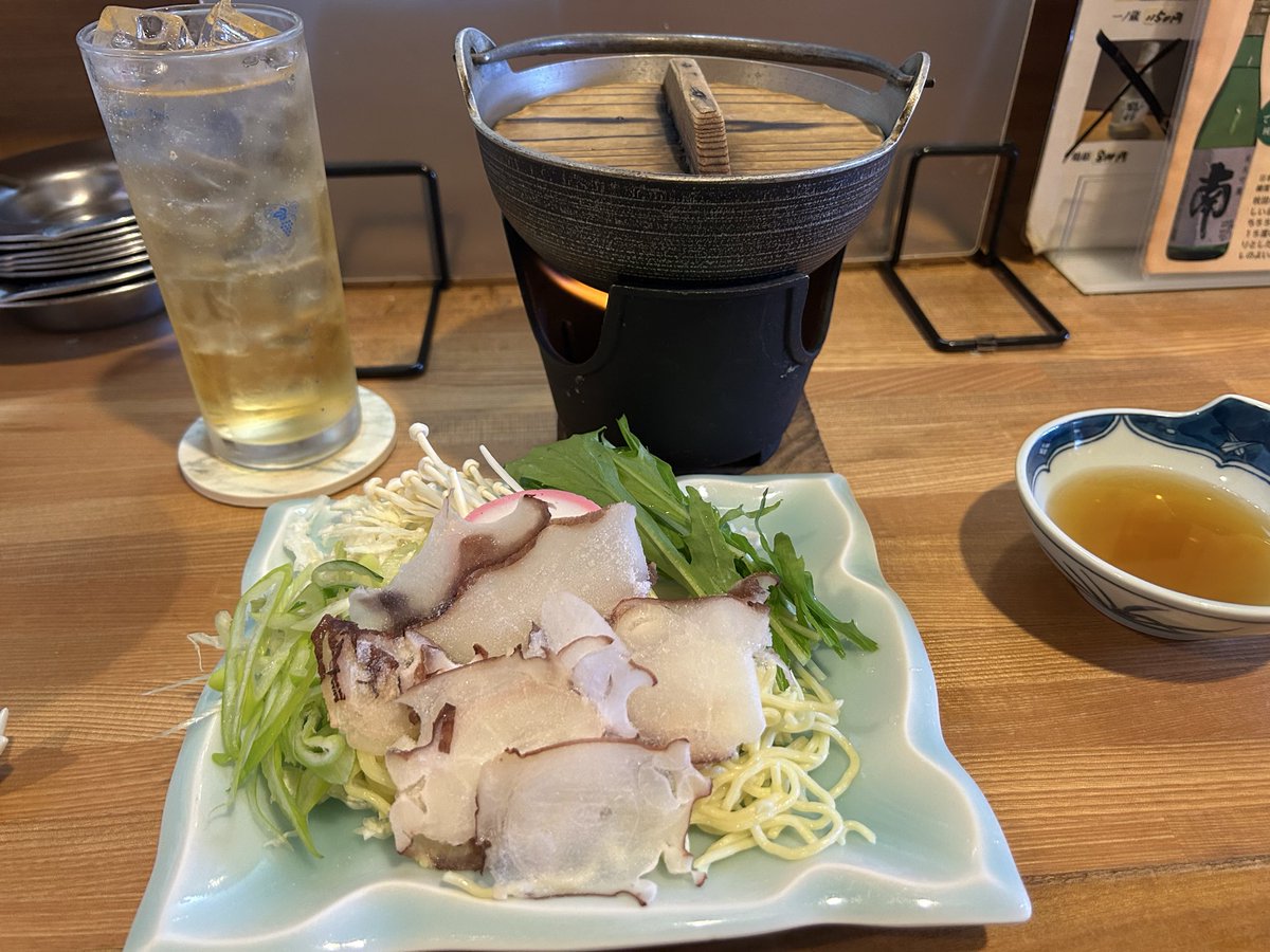 John_inusuki's tweet photo. たこしゃぶ大変美味しゅうございました　またカニの内子　人生初でしたけれどもこれは関東では食べられないね　美味しかったやばし　良いお店を引き当てハッピー https://t.co/EGdQZHsYz4