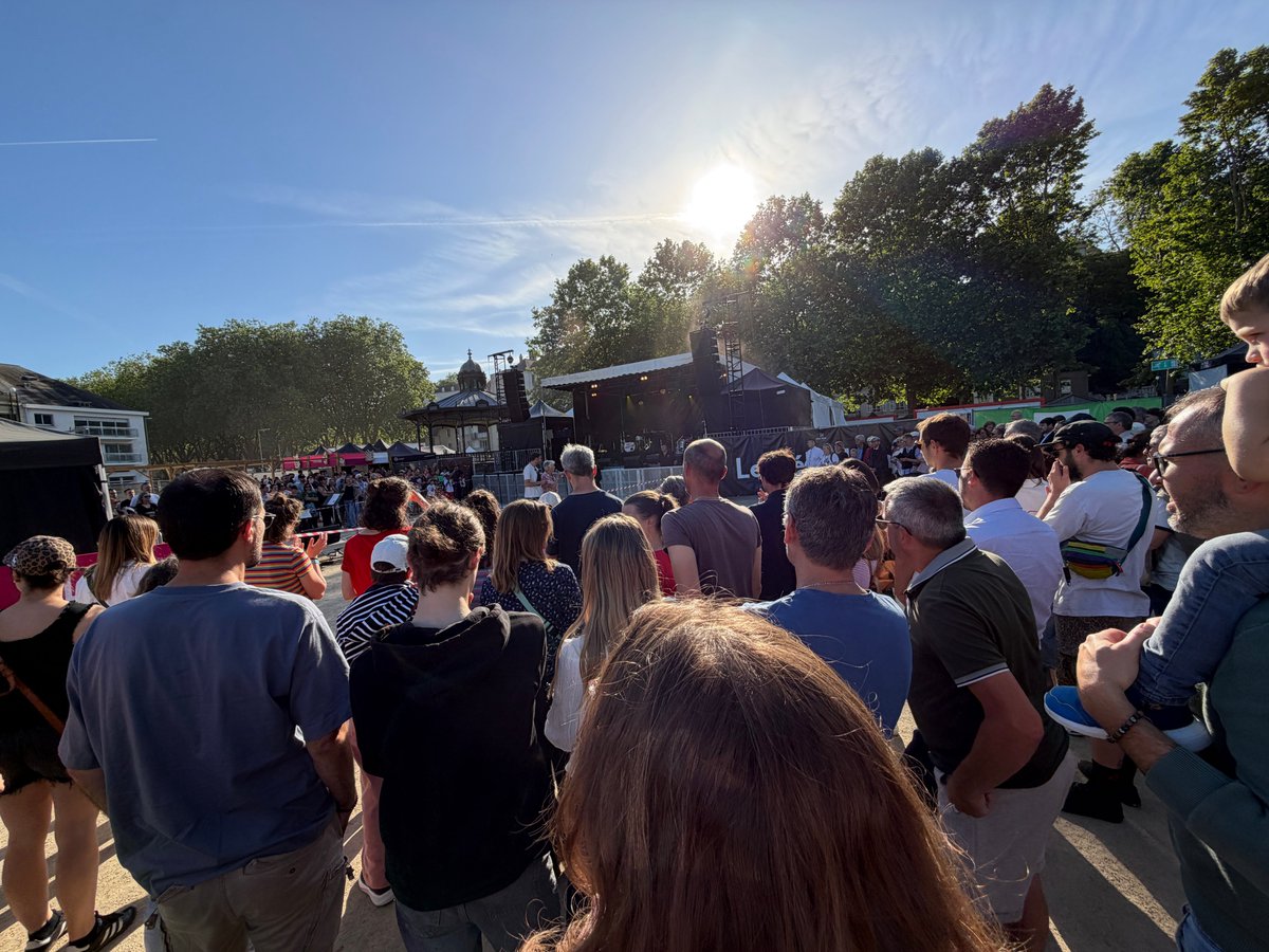 Prefet53's tweet photo. #Culture 🎪 #Les3Éléphants #3LF 🐘🐘🐘

[21/05] Clap de fin du festival Les 3 Éléphants à #Laval 🎶

Nadège Baptista, préfète de la #Mayenne, était présente à la cérémonie d'ouverture du festival, aux côtés de Florian Bercault, maire de Laval, des représentants du Conseil départemental de la Mayenne, des équipes de l’association Poc Pok et des organisateurs du festival.

🎭 Depuis 1998, ce rendez-vous culturel fait vibrer le centre-ville au rythme des concerts, des arts de la rue et des découvertes artistiques. En 2025, plus de 3⃣8⃣0⃣0⃣0⃣  festivaliers ont participé à l’événement.

🤝 Une très belle édition 2026 : la préfète salue l’engagement des équipes, des artistes, des techniciens et des nombreux bénévoles mobilisés pour faire vivre ce rendez-vous culturel majeur du Grand Ouest.