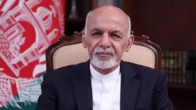 اشرف غنی گفت افغانستان در دو راهی نابودی قرار دارد.
