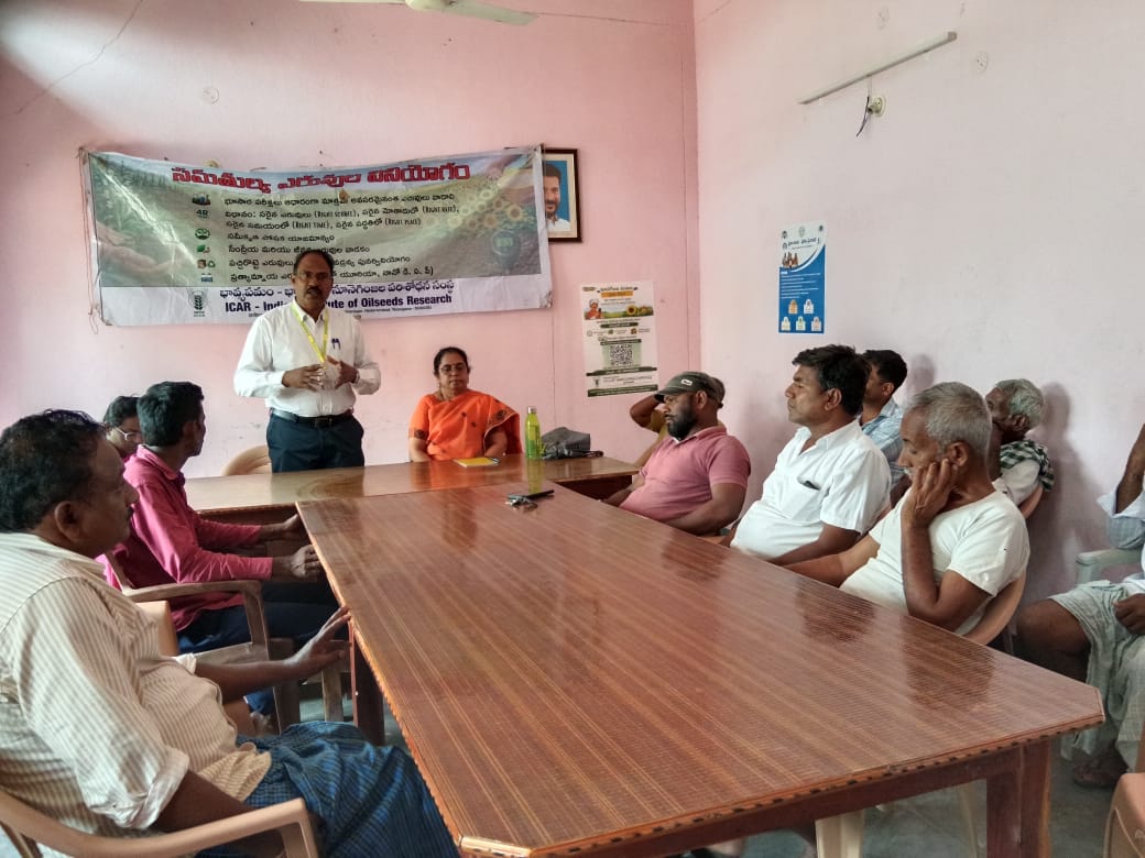 Icar_iior's tweet photo. 🌱 ICAR-IIOR organized an MGMG Programme at Kodarandaraopally village, Siddipet District, Telangana.

👨‍🌾 Around 40 farmers participated in the programme focusing on sustainable agriculture, balanced nutrient management and farmer awareness.

#ICAR #IIOR #MGMG #Siddipet #Farmers https://t.co/f7Ij1p6p7R