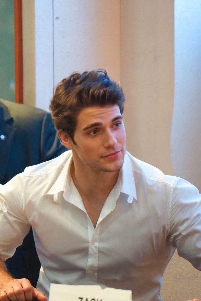 powerbeastt's tweet photo. The most attractive man in a room isn't always the tallest or the most muscular; it's the one who does this:

1. Smiles selectively https://t.co/rJe2is8oDL