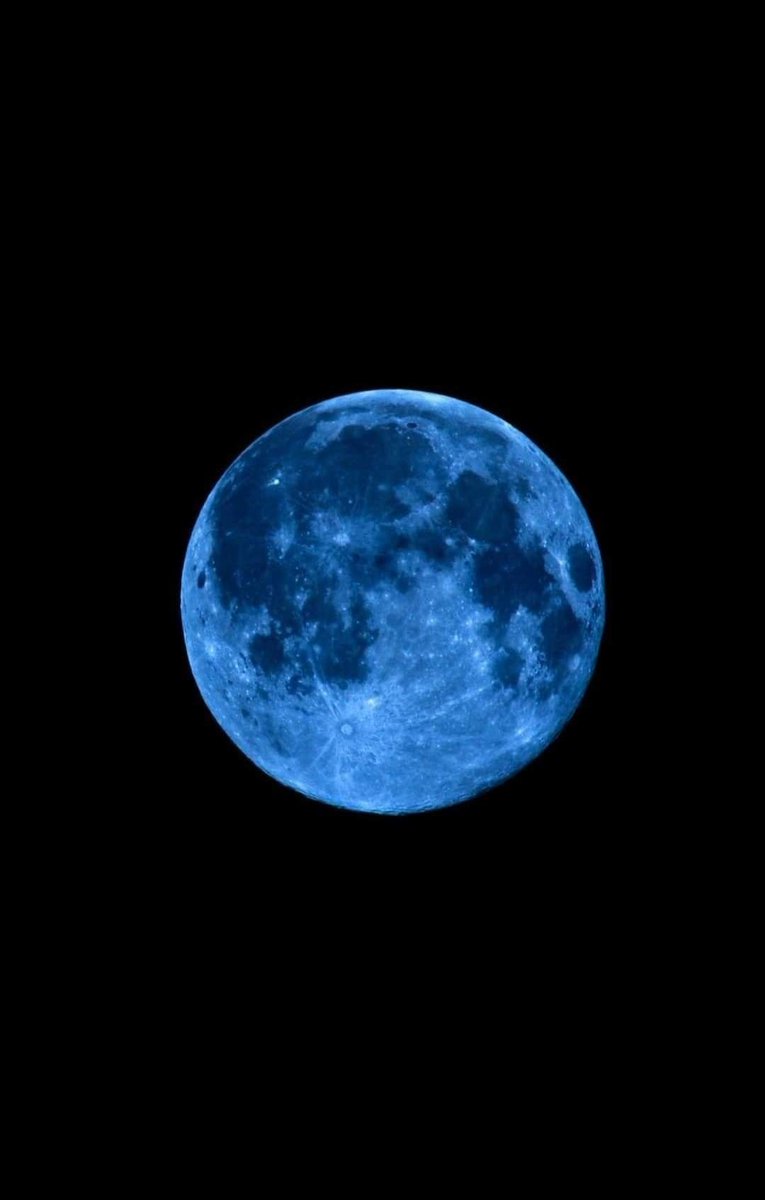 Moon tweet media