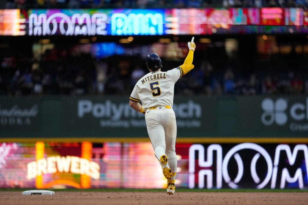 ZoneMadison's tweet photo. Mitchell hits a three-run HR to back Harrison's strong start as the Brewers beat the Cardinals 6-0
https://t.co/7sk0hseT5B https://t.co/AidLeIlxXM