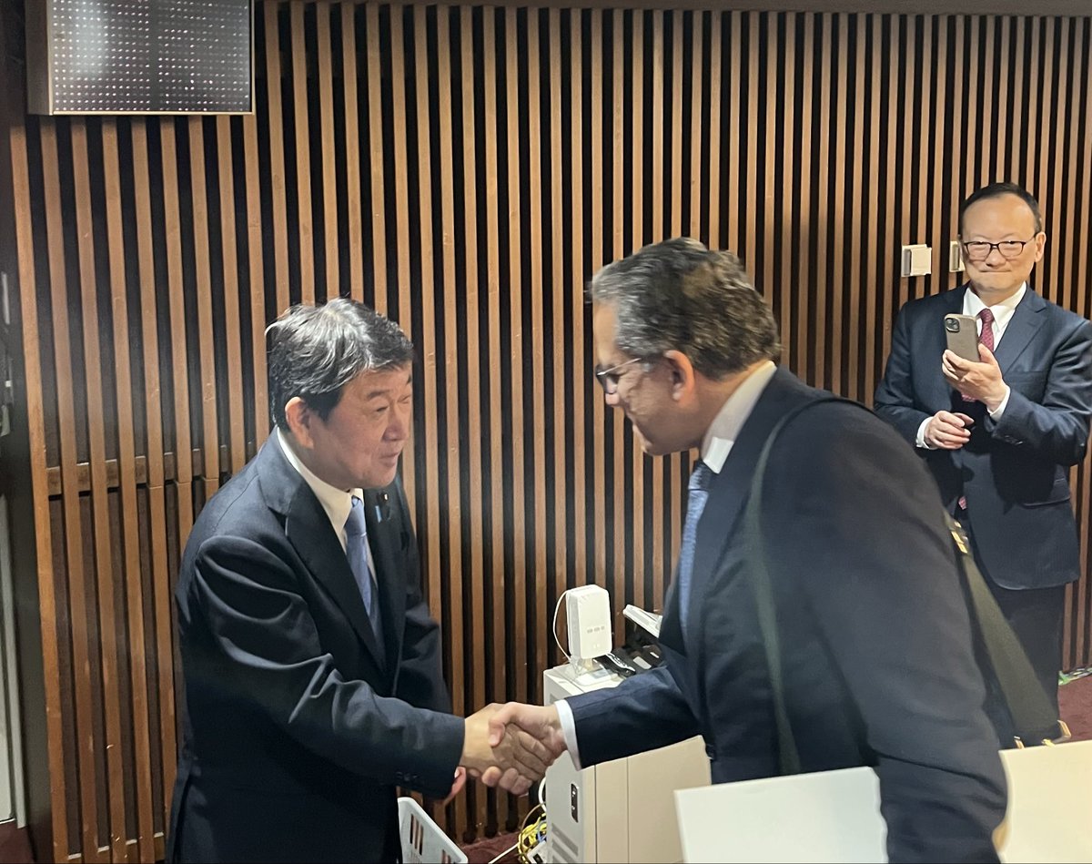 JapanUNESCO's tweet photo. Pleased to welcome @UNESCO_DG back to #Japan🇯🇵. Honoring the commemorative event of 75th anniversary of Japan’s accession to @UNESCO, DG El-Enany met various stakeholders of Japan; Ministers, students, business leaders who all committed to the spirit of the Organization. https://t.co/tDuW7BLqoj